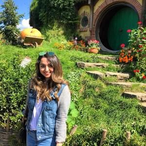 Meet your Posher, Aresha